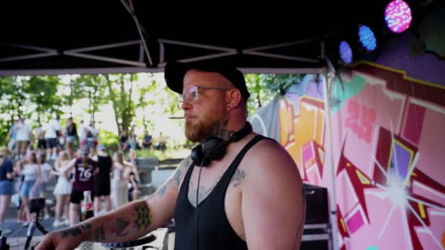 Disscut live — clip 7